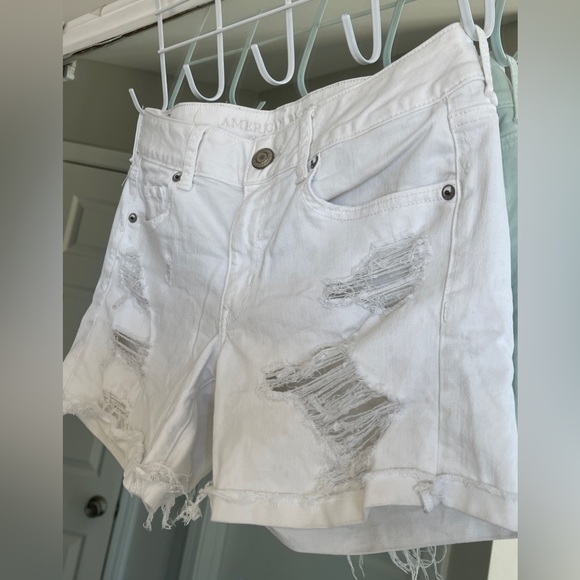 American Eagle outfitters white distressed denim shorts size 8 super stretch - Picture 3 of 7